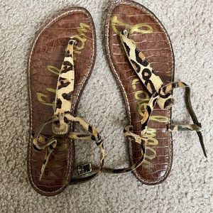 Leopard faux hair print sandals